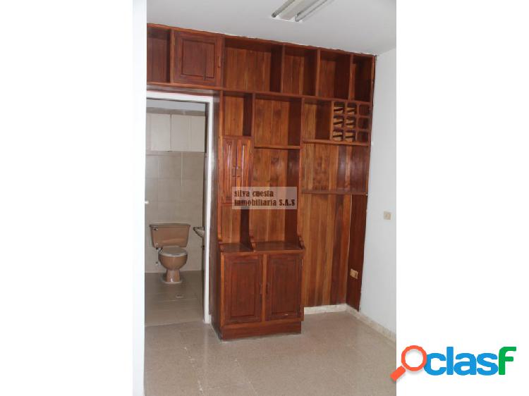 ARRIENDO OFICINA 2 PISO EN EL CENTRO- MONTERÍA