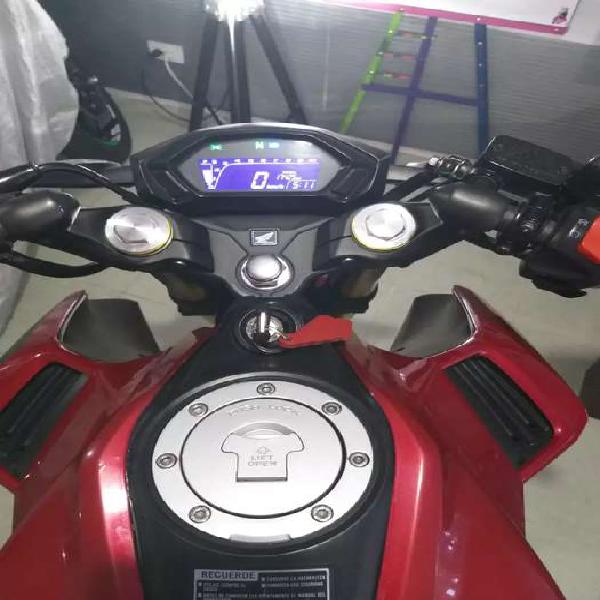 Moto.honda 190R modelo 2017l ,17400 kilometros