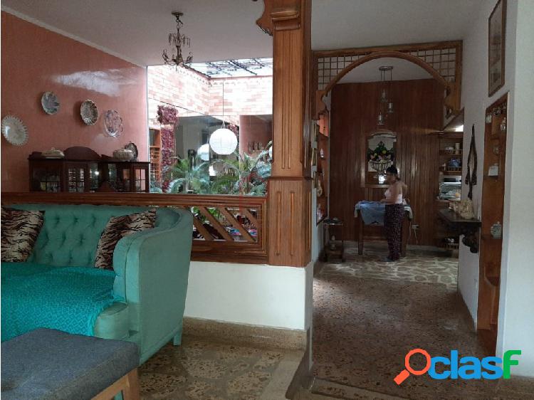 Se vende Casa en Laureles,Medellin