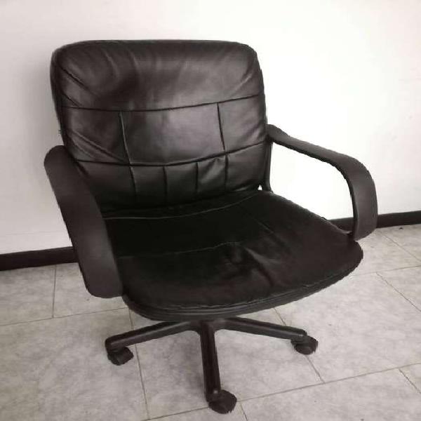 Silla Escritorio Oficina Con Brazos Cuero Sintético Negro