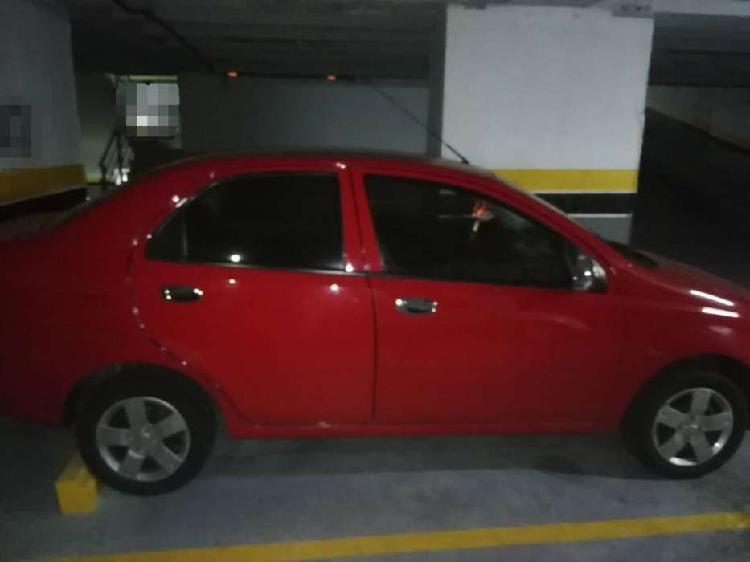 Vendo Chevrolet Aveo Family rojo modelo 2012