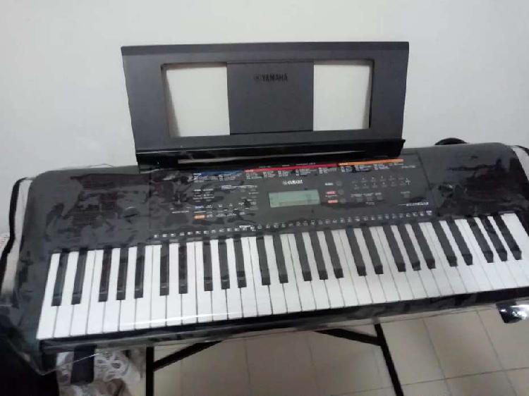 Vendo teclado Yamaha Psr E263