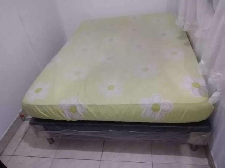 Base cama doble con colchón SemiOrtopedico en excelentes