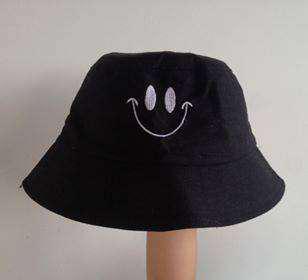 Bucket Hat (sombrero de pescador) Negro