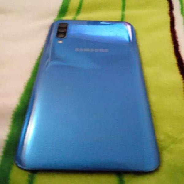 Se vende o se cambia cel A 50