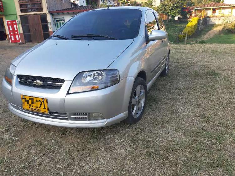 Vencambio chevrolet aveo gti a moto barata