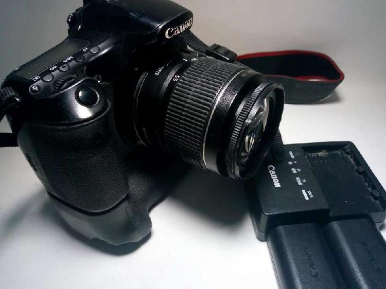 Camara Canon 60d + 18-55 Baterygrip