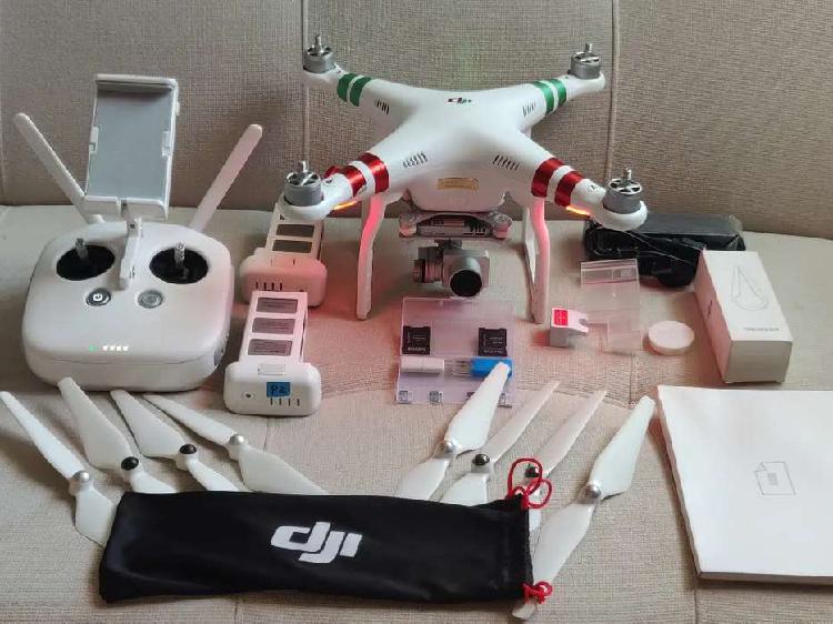 Drone DJI Phantom 3 Profesional + 3 Baterías + Maletín