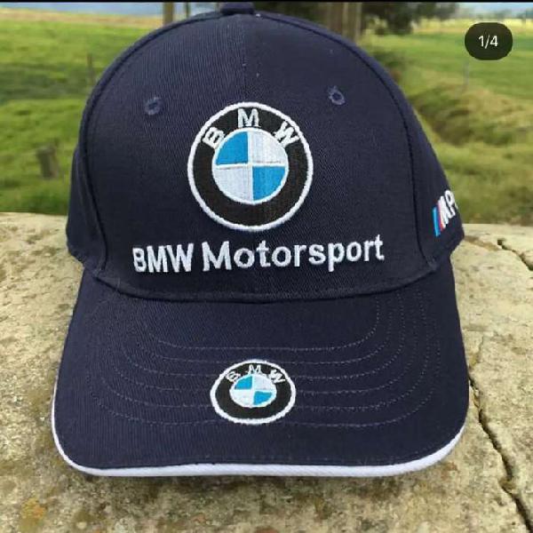 Gorras BMW bordadas en tela