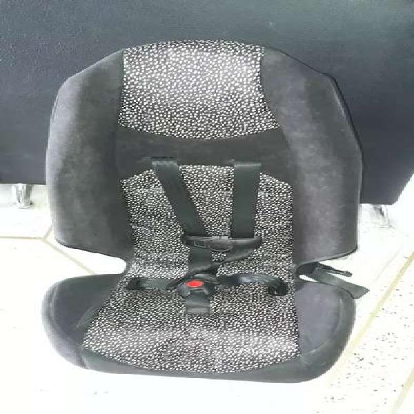 Se vende o se cambia silla para niñ@ marca cosco