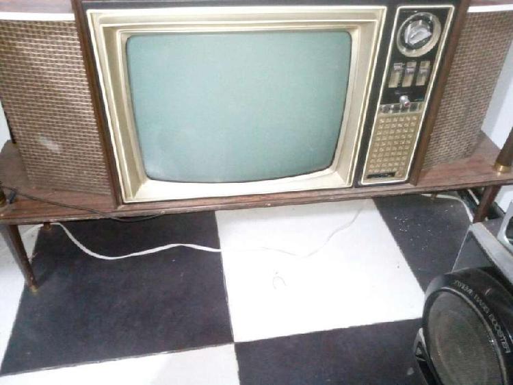 Tv Antiguo Blanco Y Negro