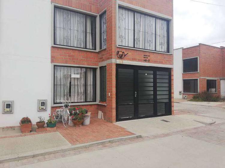 Venta casa en sector de Alta valorización. Y bellos