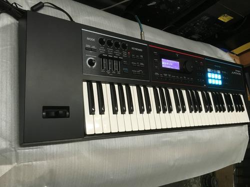 Roland Juno Ds-61 Synthesizer Keyboard