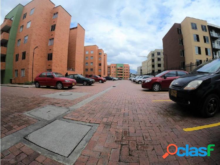 Apartamento en La Arboleda RAH CO: 20-460