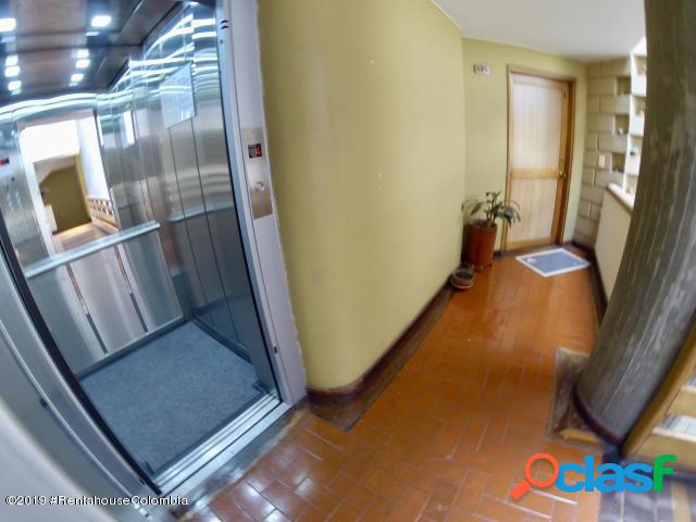 Apartamento en Venta Cedritos EA Cod 20-581