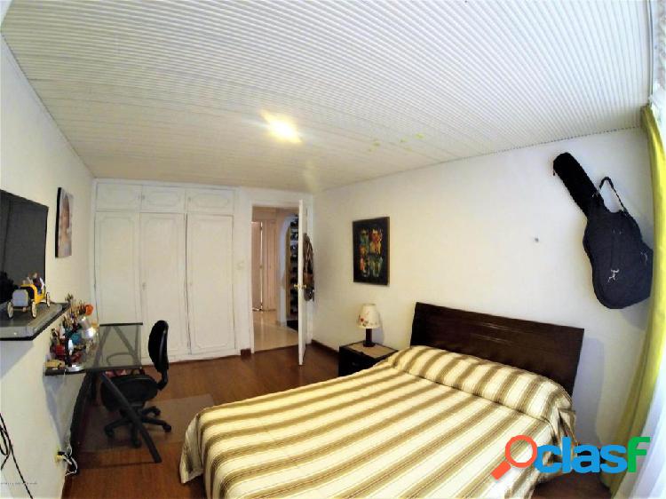 Apartamento en Venta Chico(Bogota) EA COD:20-520