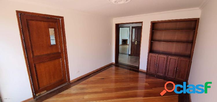 Apartamento en Venta Gratamira EA Cod:20-868