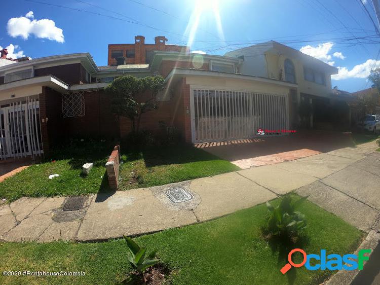 Casa en Arriendo Malibu(Bogota) EA COD:20-886