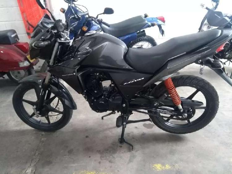 Moto en excelente estado todo original