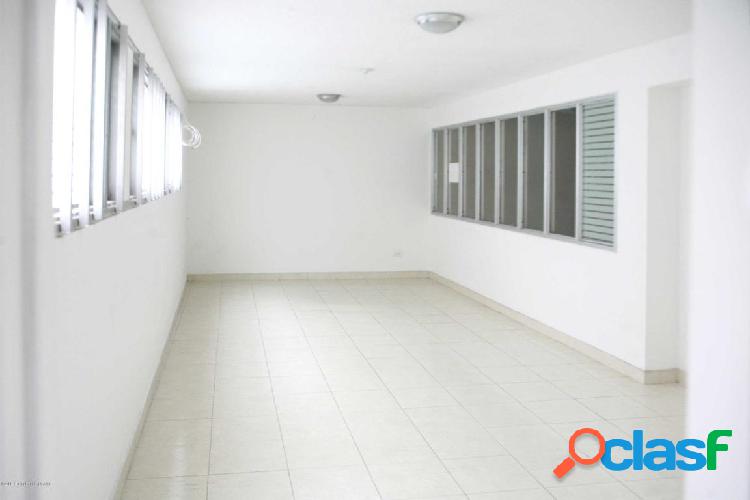 Oficina en Arriendo La Capuchina:20-815 ACFM