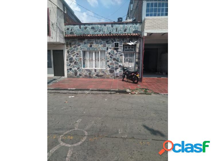 SE VENDE CASA EN EL BARRIO GUAYAQUIL (CN)