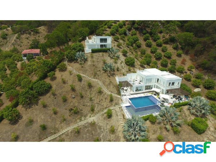 Se vende Casa Finca con vista al mar