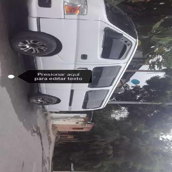 Se vende nissan urban, servicio escolar