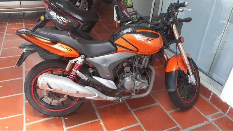 Vendo moto rkv