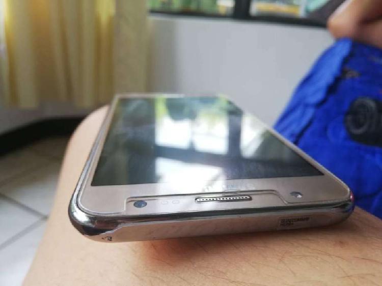 Vendo o dambio y encimo Samsung J5 como nuevo excelente
