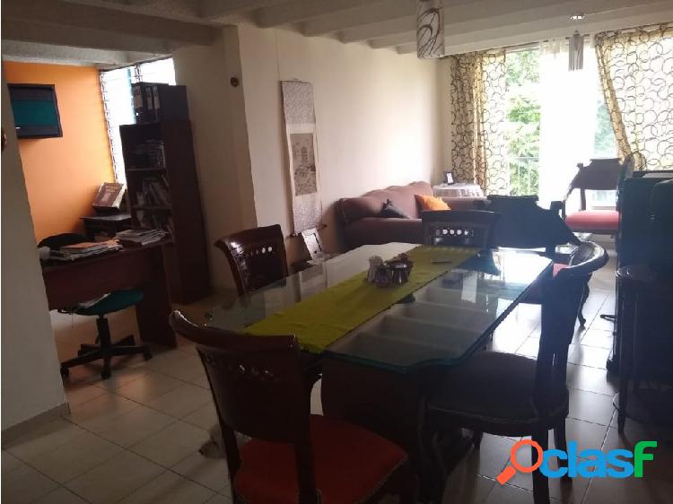 APARTAMENTO TERCER PISO PRADOS DEL NORTE