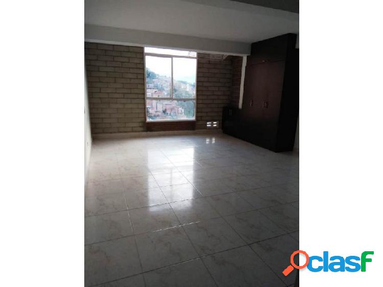 Venta apartaestudio, Bombona centro, Medellín.