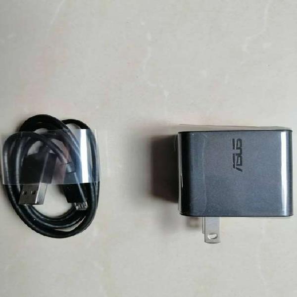 Cargador/Adaptador-Cable USB