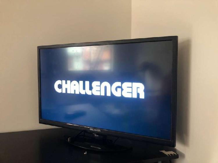 Excelente tv challenger 32”