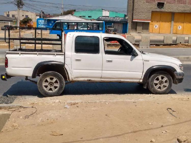 Toyota Hilux 2004 a gas