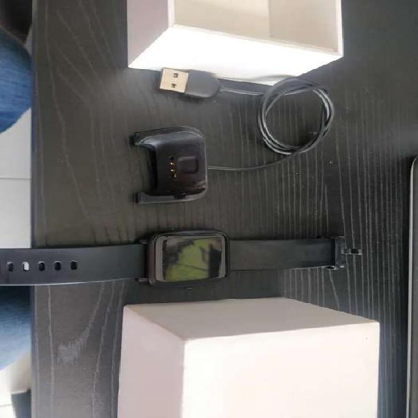 Vendo amazfit bit color negro negro, con caja y cargador