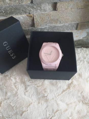 Hermoso reloj Guess NUEVO