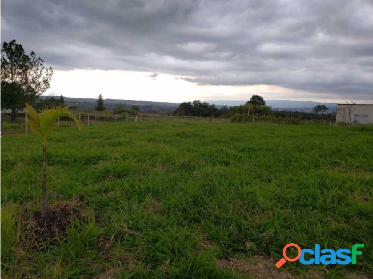 LOTE EN ATARDECERES DE LA PRADERA