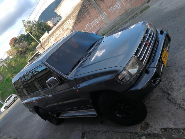 Vendo MONTERO Mitsubishi 1,300, 4 x 4 mod. 99,