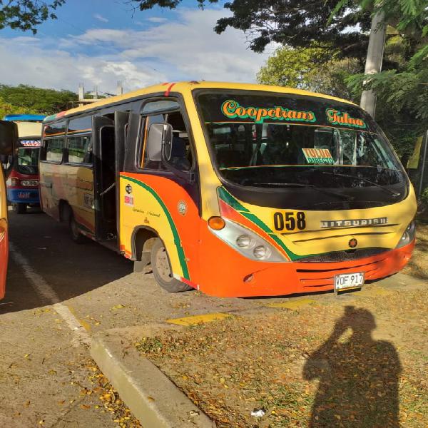 Vendo Mitsubishi canter 19 pasajeros mod 2005