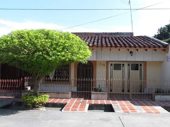 SE VENDE CASA BUGALAGRANDE