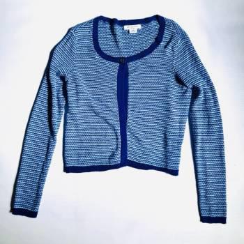 Suéter azul tejido
