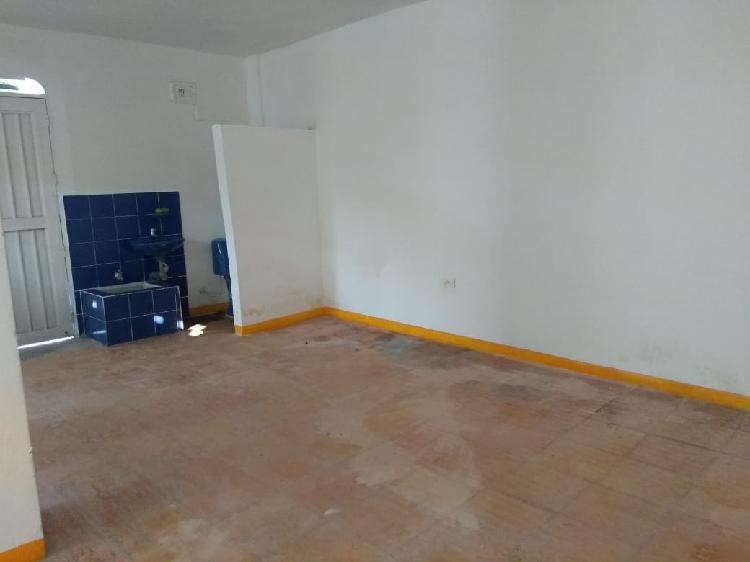 se vende local con vivienda COD-V01