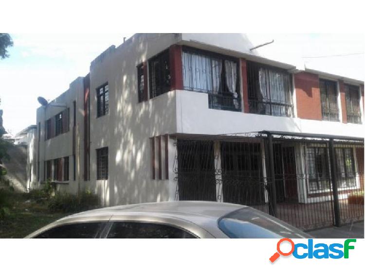 CASA EN VIPASA 2 PISOS CON 3 APARTAMENTOS