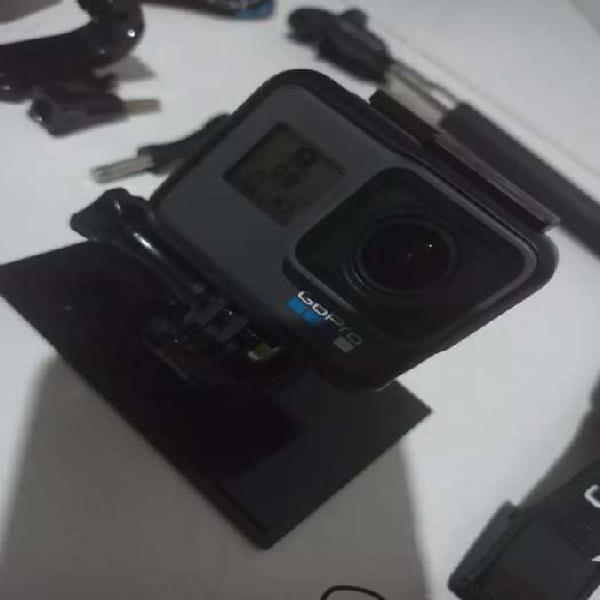 Gopro cámara Hero 6 black como nueva.