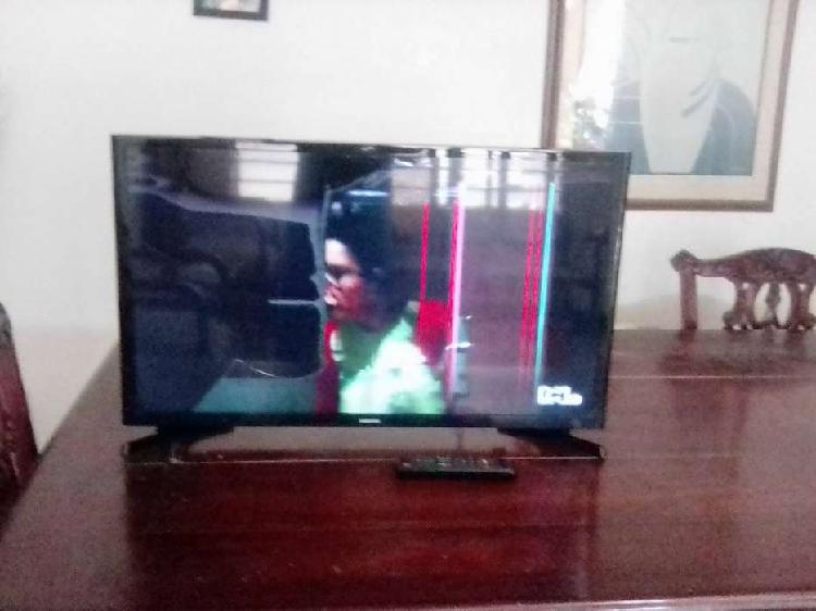 SE VENDE TV SAMSUMG 32" PARA REPUESTO. PANTALLA PARTIDA,