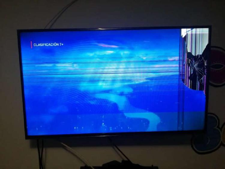 Se vende Smart Tv de 43 pulgadas pantalla partida