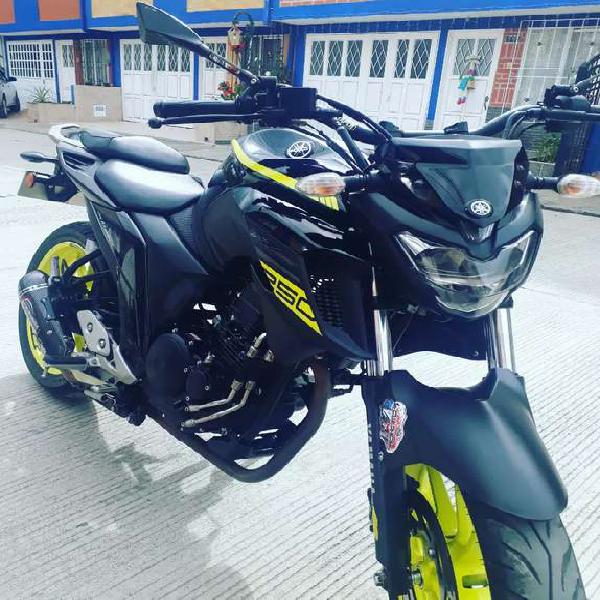 Se vende hermosa fz25 papeles al día