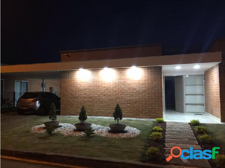 VENTA DE HERMOSA CASA CON ACABADOS DE LUJO