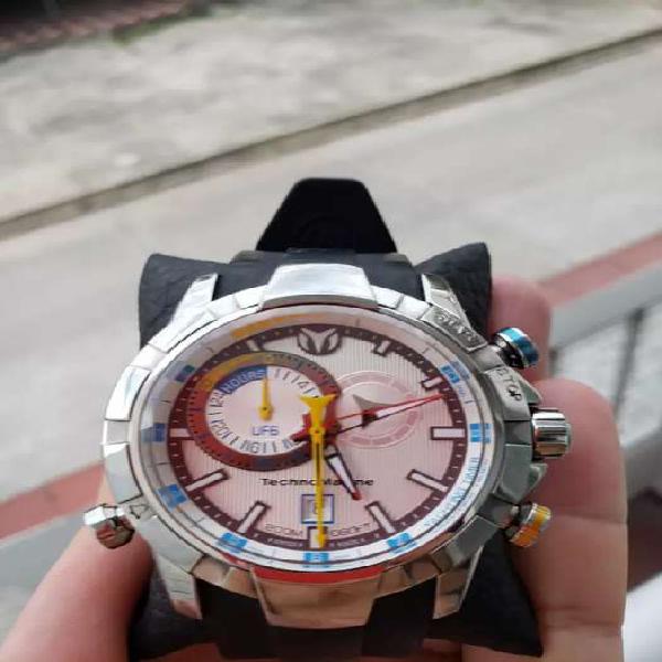 Vendo Reloj Technomarine kra Suizo Cronografo