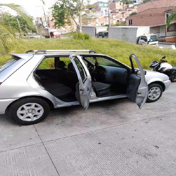 Vendo automóvil Ford fiesta